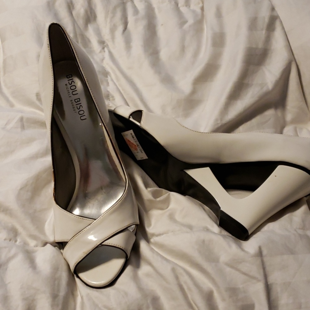White wedge shoe